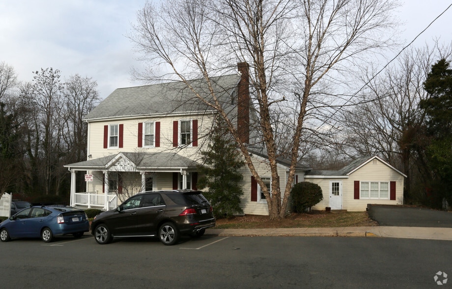 35 Horner St, Warrenton, VA for sale - Building Photo - Image 2 of 5