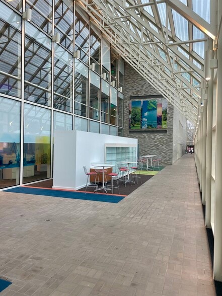 525 Jackson st, Columbus, IN for sale - Interior Photo - Image 3 of 13