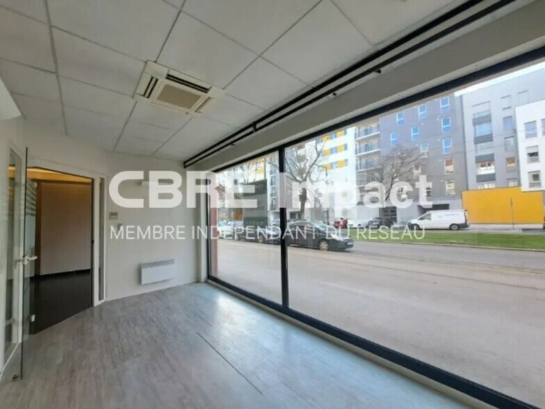 66 Avenue Du Drapeau, Dijon for lease - Interior Photo - Image 3 of 6