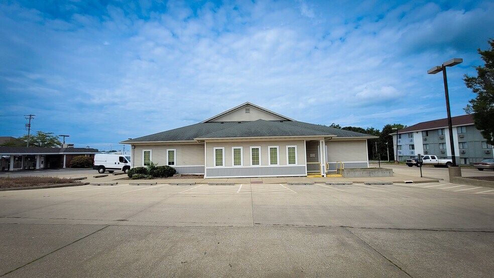 3131 N Water St, Decatur, IL à vendre - Photo du bâtiment - Image 2 de 8