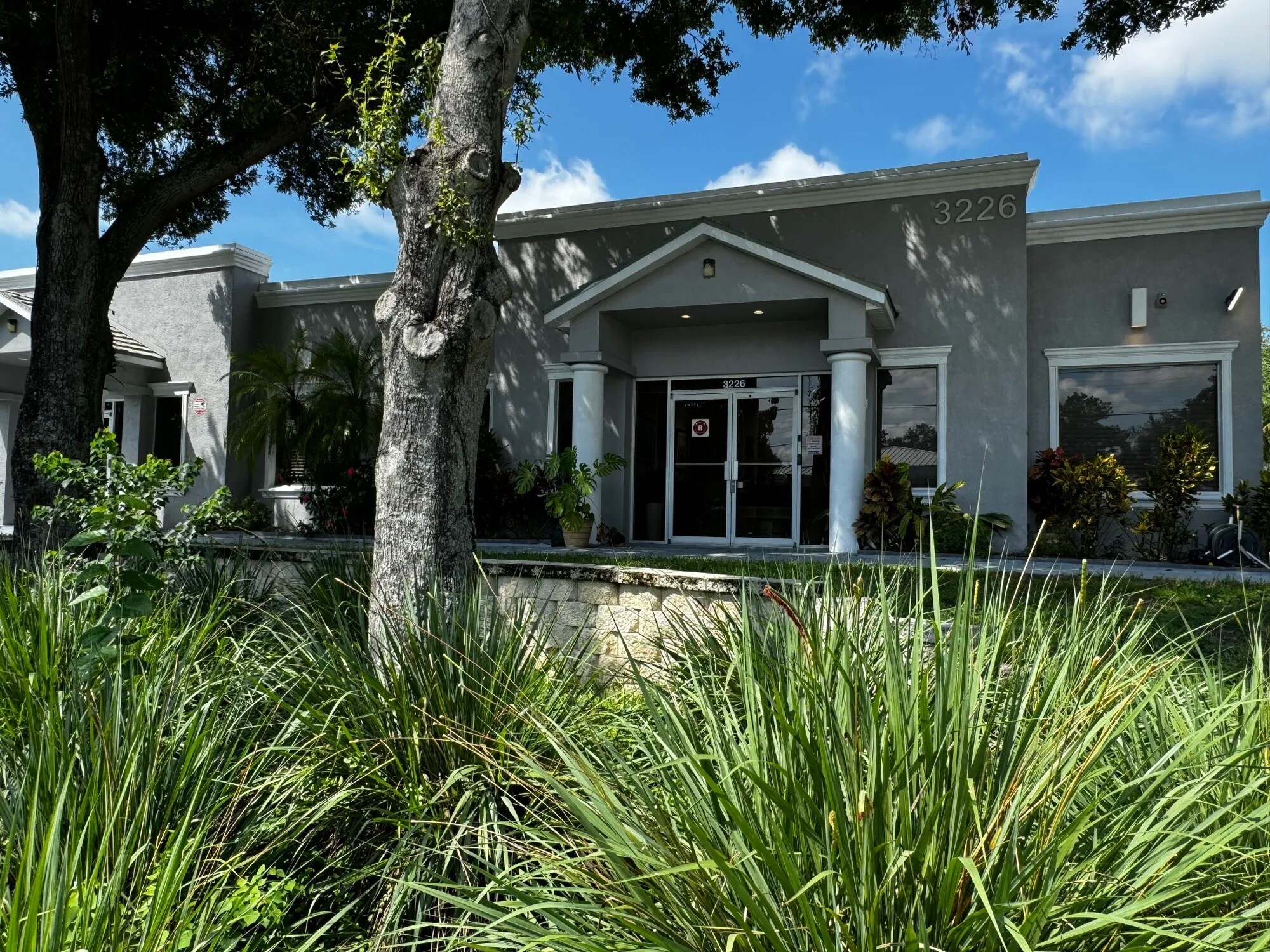 3226 N Falkenburg Rd, Tampa, FL à vendre Photo du bâtiment- Image 1 de 1