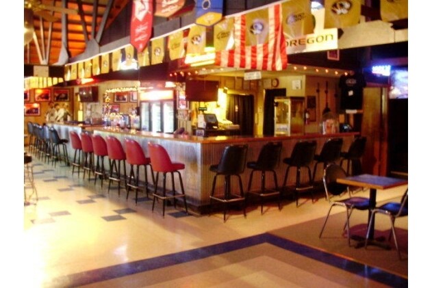 221 County Road 371, Holts Summit, MO à vendre - Photo du bâtiment - Image 2 de 12