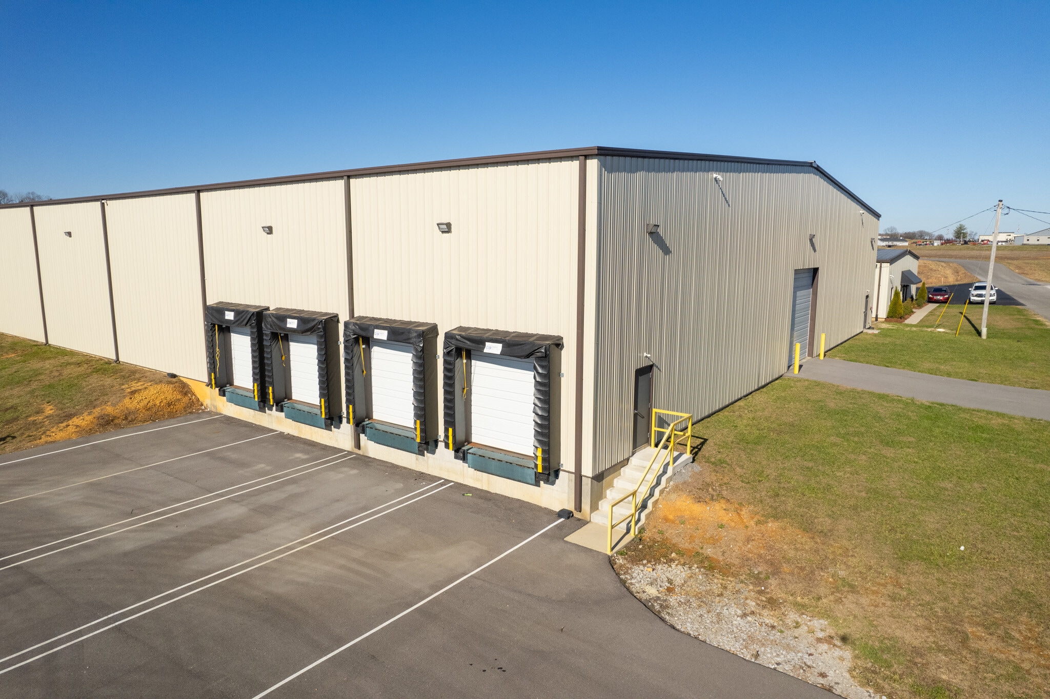 252 Commerce Dr, Tompkinsville, KY for sale Building Photo- Image 1 of 26