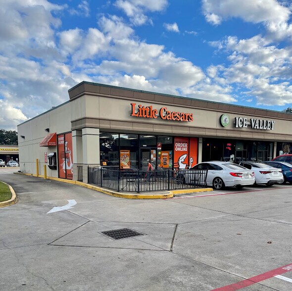 8604-8686 N Hwy 6, Houston, TX à louer - Photo du b timent - Image 2 de 16