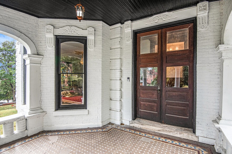 1311 Francis St, Saint Joseph, MO for sale - Building Photo - Image 3 of 24