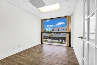 2691 E Oakland Park Blvd, Fort Lauderdale, FL for lease Building Photo- Image 2 of 8