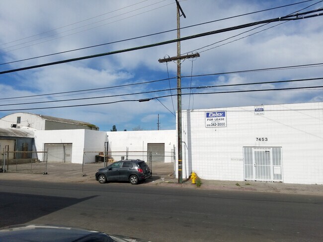 Plus de détails pour 7453 Deering Ave, Canoga Park, CA - Industriel à louer