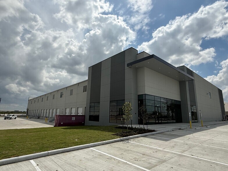 6150 Dixie Dr, Houston, TX à vendre - Photo du bâtiment - Image 2 de 2