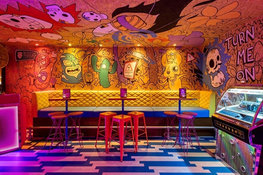 45 Essex Rd, London for lease - Building Photo - Image 3 of 7