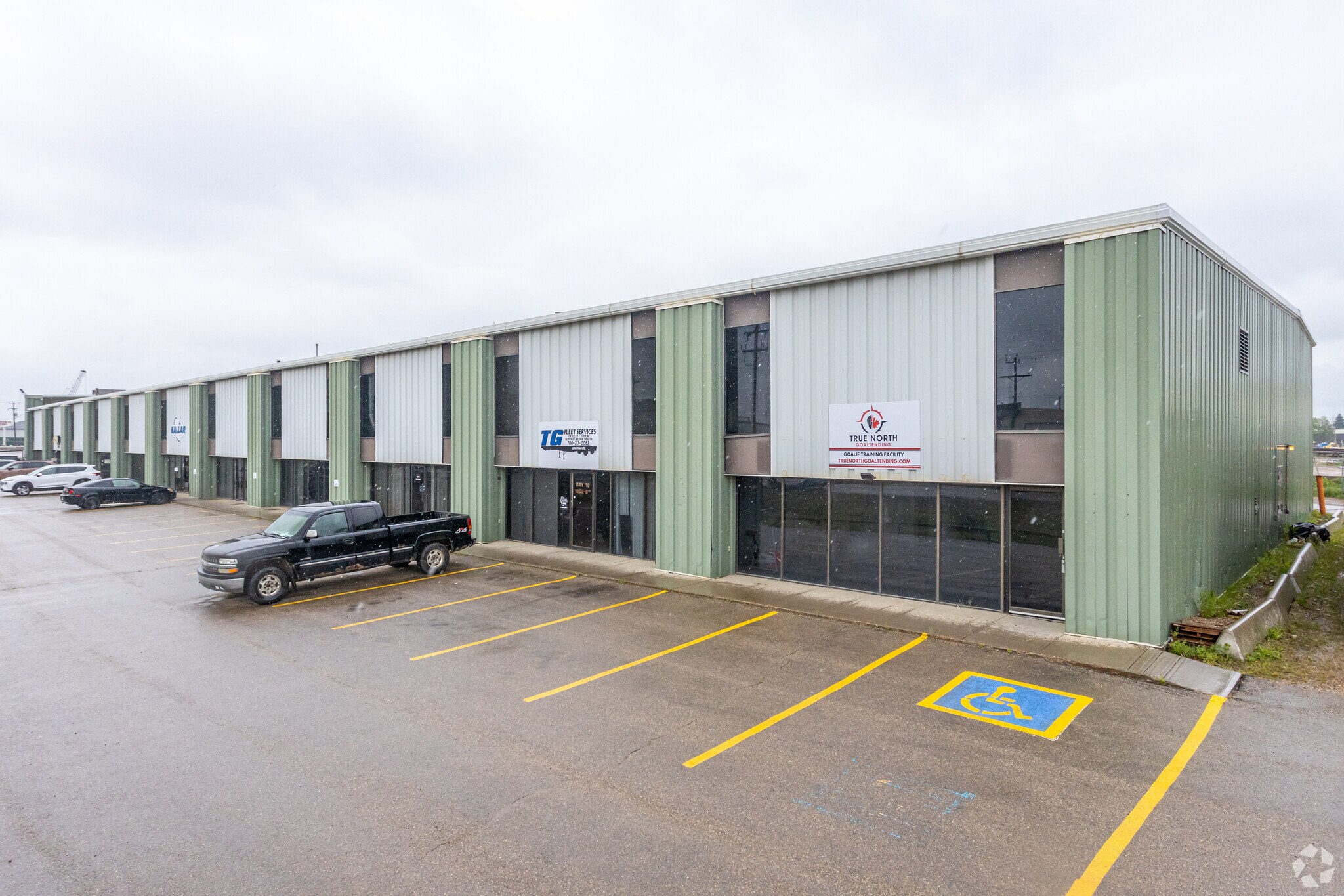 1202 8 St, Nisku, AB à louer Photo principale- Image 1 de 5