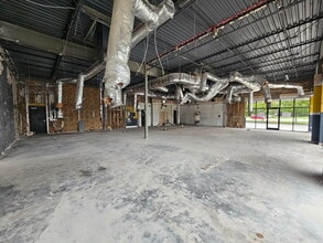 409 Western Blvd, Jacksonville, NC for lease Interior Photo- Image 1 of 4