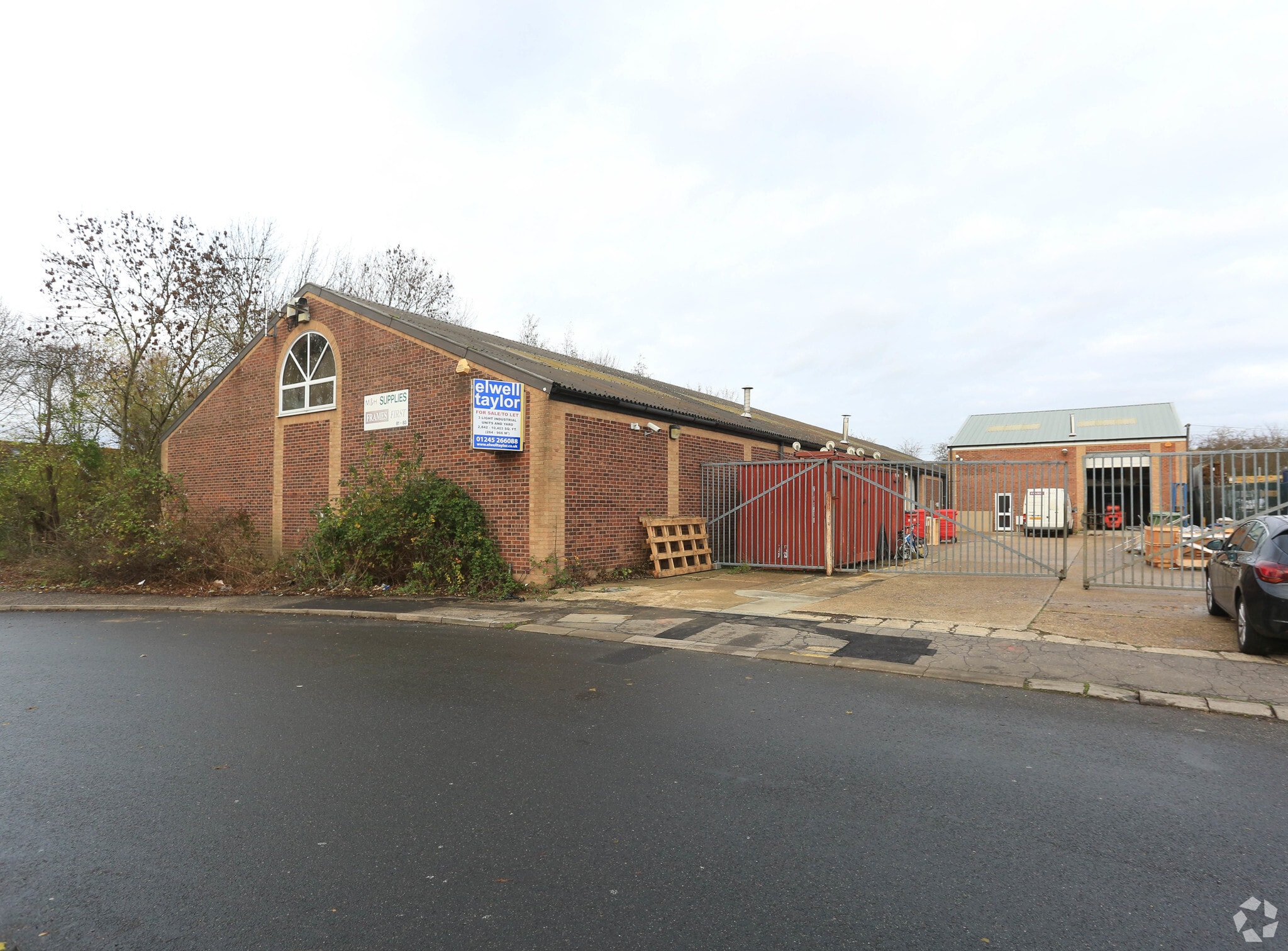 81-83 Cutlers Rd, South Woodham Ferrers for lease Primary Photo- Image 1 of 4