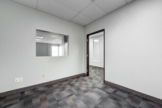 6659 Pearl Rd, Parma Heights, OH for lease Interior Photo- Image 2 of 9