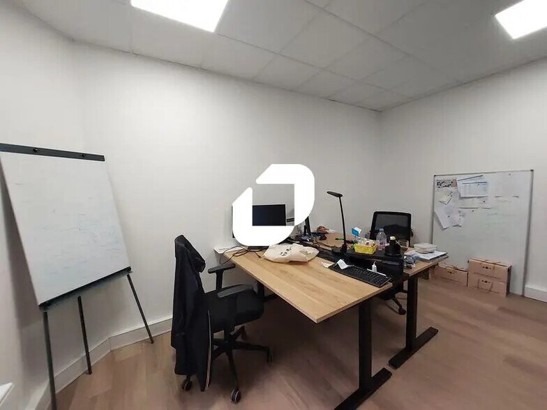 41 Boulevard Vauban, Guyancourt for lease - Interior Photo - Image 3 of 8