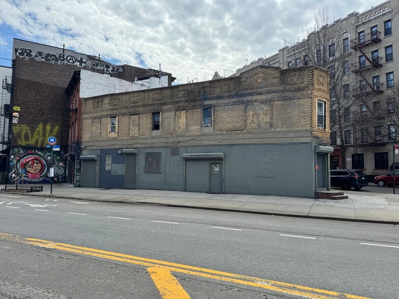 373 S 1st St, Brooklyn, NY for lease - Building Photo - Image 3 of 14