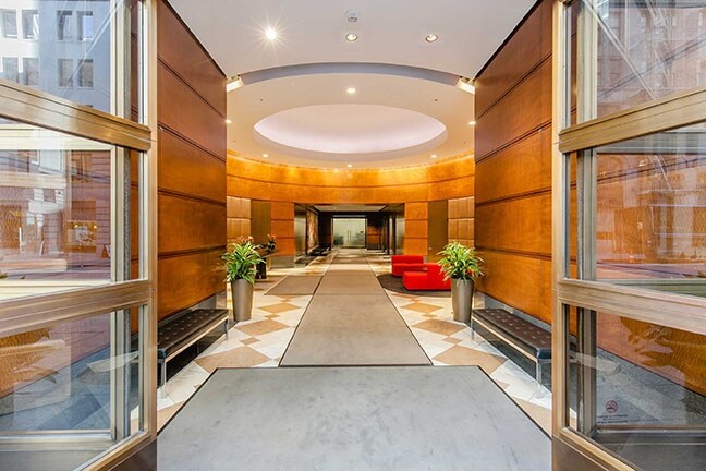 235 Pine St, San Francisco, CA à louer - Hall d’entrée - Image 2 de 18