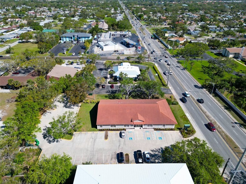 7100 S Beneva Rd, Sarasota, FL à louer - Aérien - Image 2 de 35