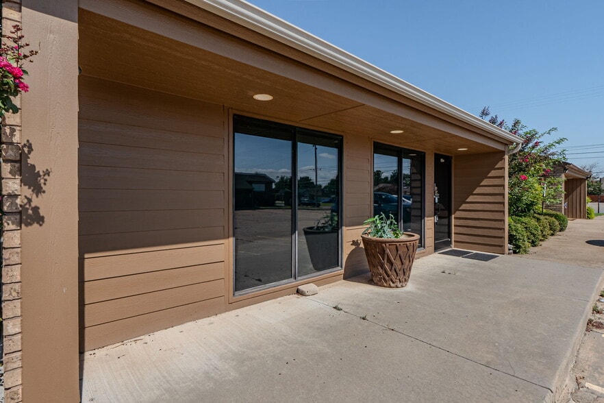 1530 SW 89th St, Oklahoma City, OK for sale - Building Photo - Image 2 of 31