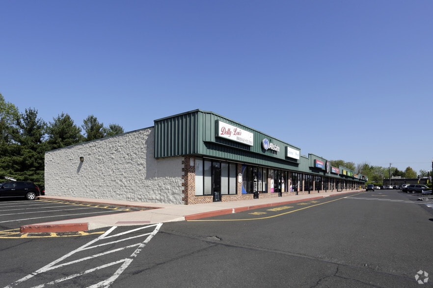 318-356 York Rd, Warminster Township, PA for lease - Building Photo - Image 3 of 3