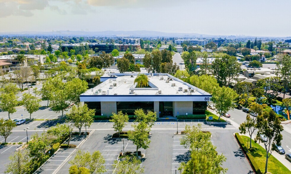 801 Parkcenter Dr, Santa Ana, CA à louer - Photo du bâtiment - Image 1 de 6