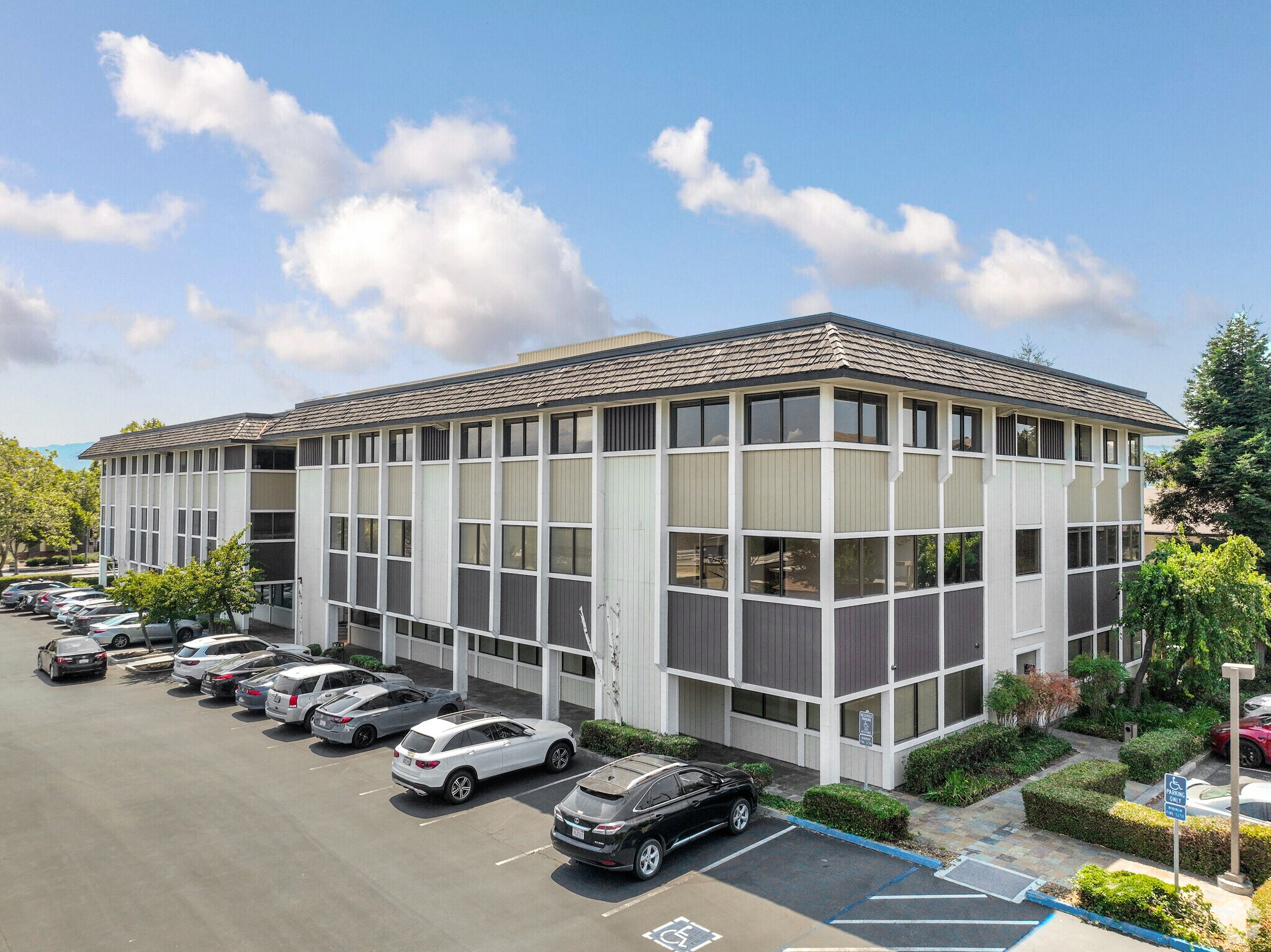 7567 Amador Valley Blvd, Dublin, CA à vendre Photo du bâtiment- Image 1 de 7