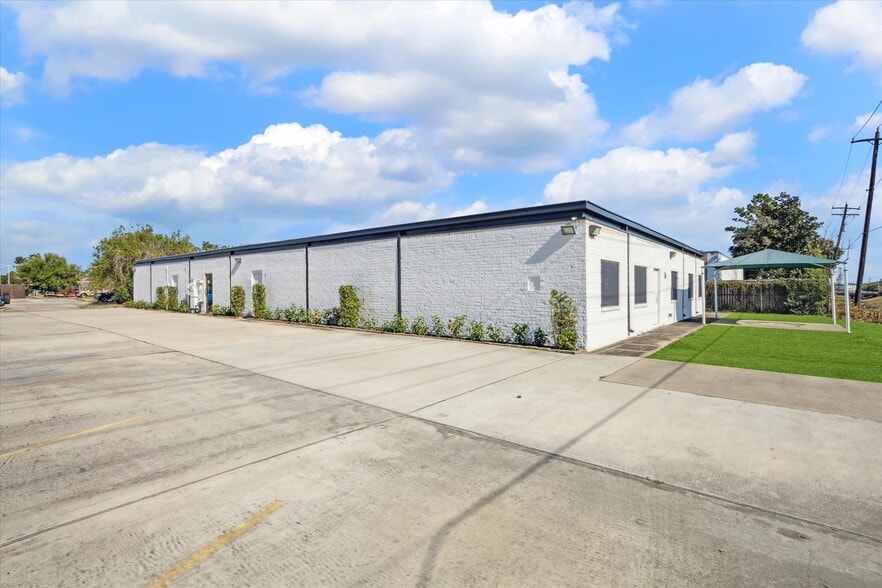 16610 Sea Lark Rd, Houston, TX for lease - Building Photo - Image 3 of 16