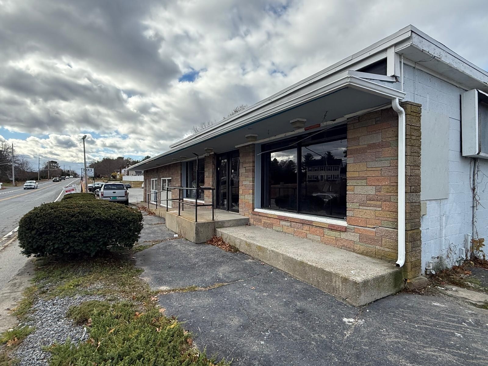 1435 Victory Hwy, North Smithfield, RI à louer Photo du bâtiment- Image 1 de 12