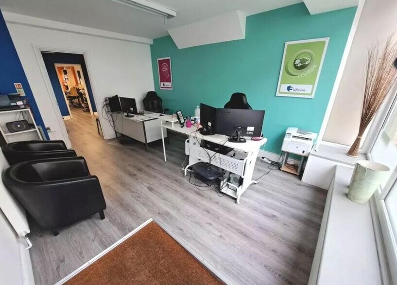 2-12B Susans Rd, Eastbourne à vendre - Photo du bâtiment - Image 3 de 9