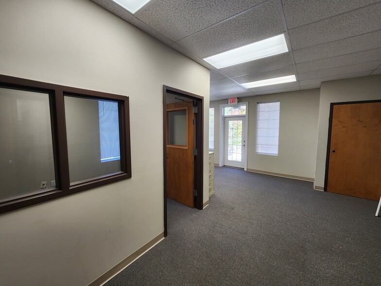 4122 Keaton Crossing Blvd, O'Fallon, MO for lease - Interior Photo - Image 2 of 14
