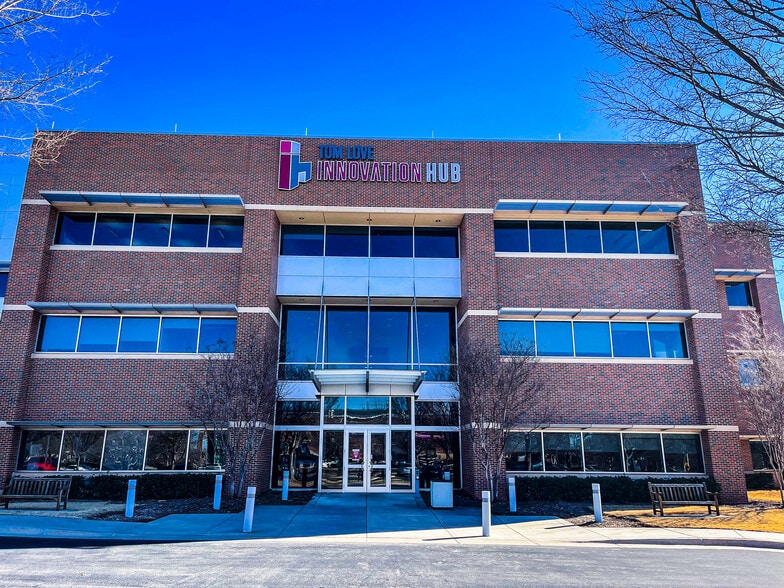 201 David L. Boren Blvd, Norman, OK à louer - Photo du bâtiment - Image 1 de 7