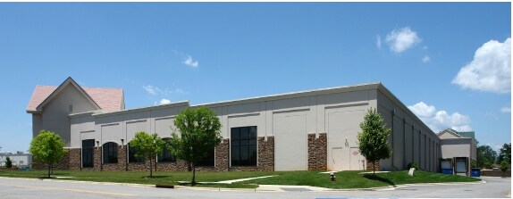 US Storage Centers 2 Portfolio portfolio of 2 properties for sale on LoopNet.ca - Primary Photo - Image 2 of 20