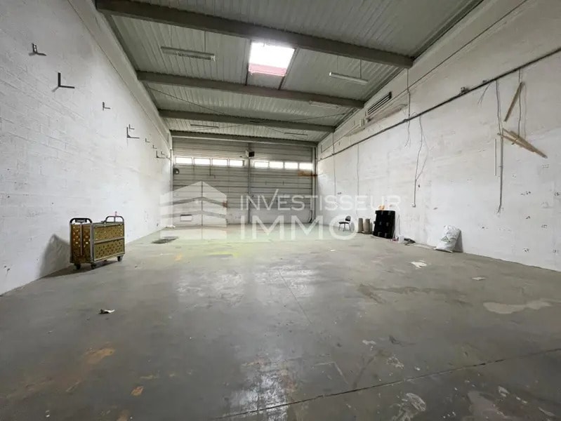 Flex in Vitry-sur-Seine for lease Building Photo- Image 1 of 11