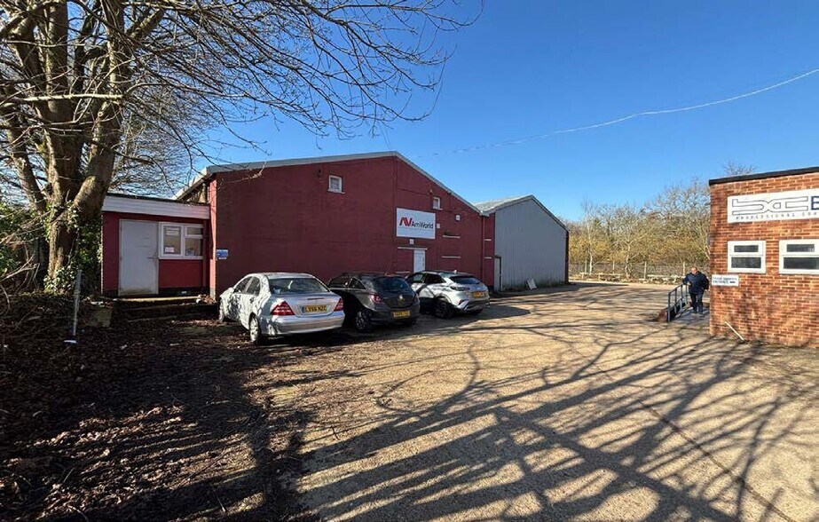 Wide Ln, Southampton for lease - Building Photo - Image 2 of 2