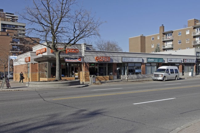 More details for 114 Lakeshore Rd E, Mississauga, ON - Retail for Lease