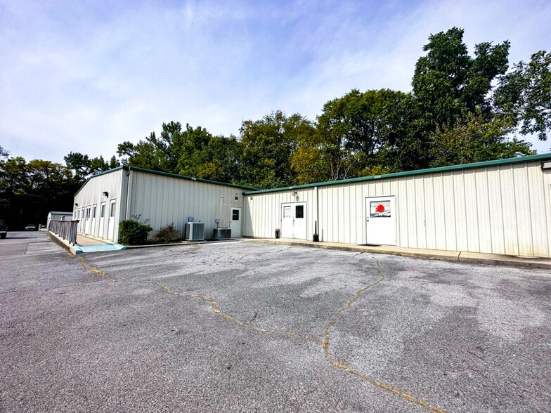 2317 Meridian St, Huntsville, AL à louer - Photo du bâtiment - Image 3 de 9