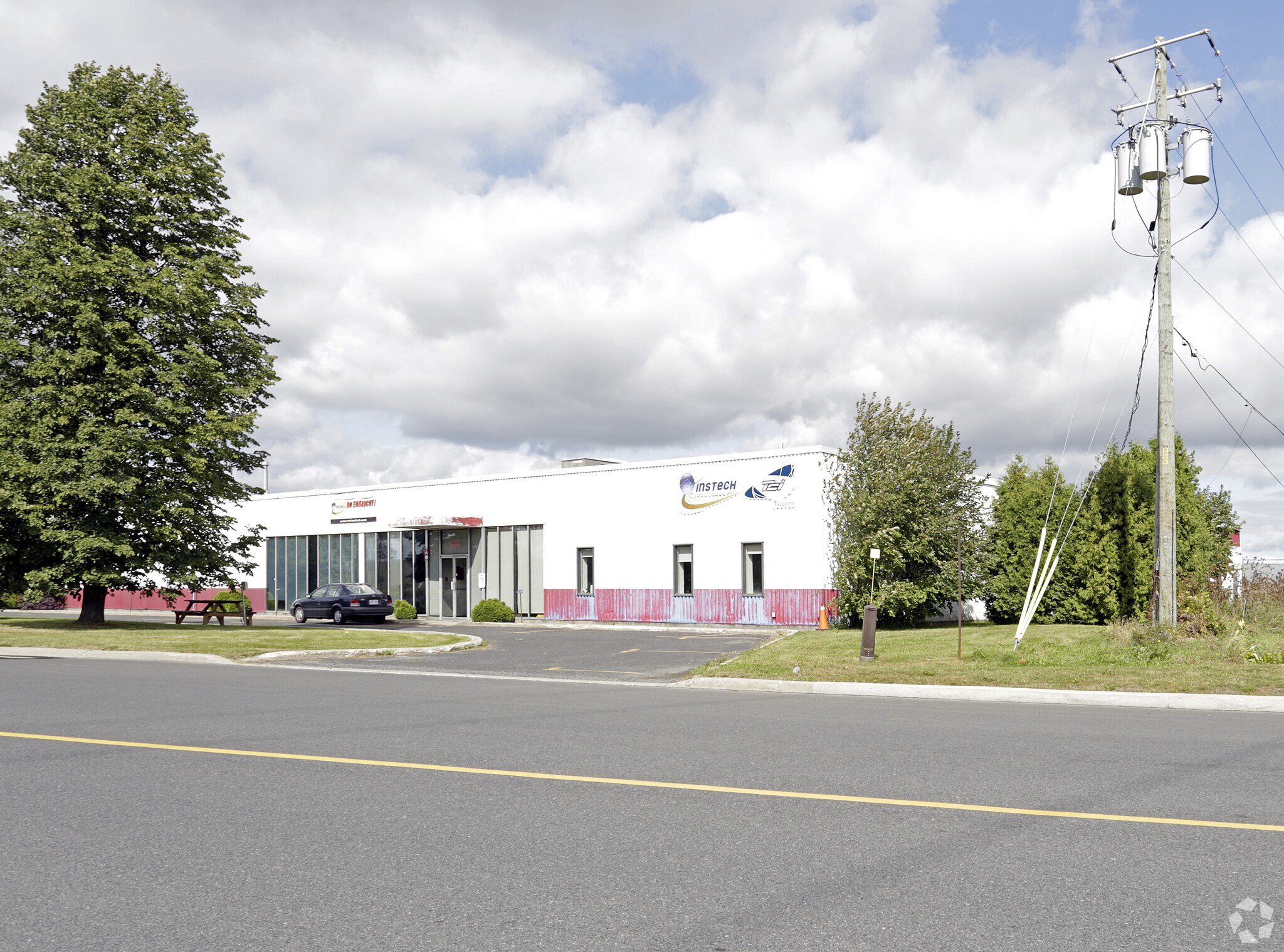 1450 Rue Marie-Victorin, St-Bruno-de-Montarville, QC à louer Photo principale- Image 1 de 3