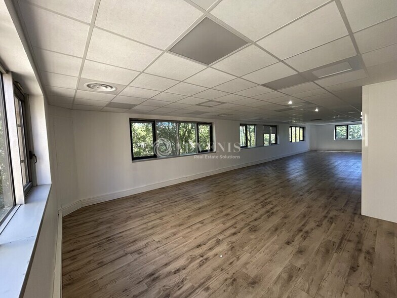 Office in Montpellier for lease - Interior Photo - Image 2 of 8