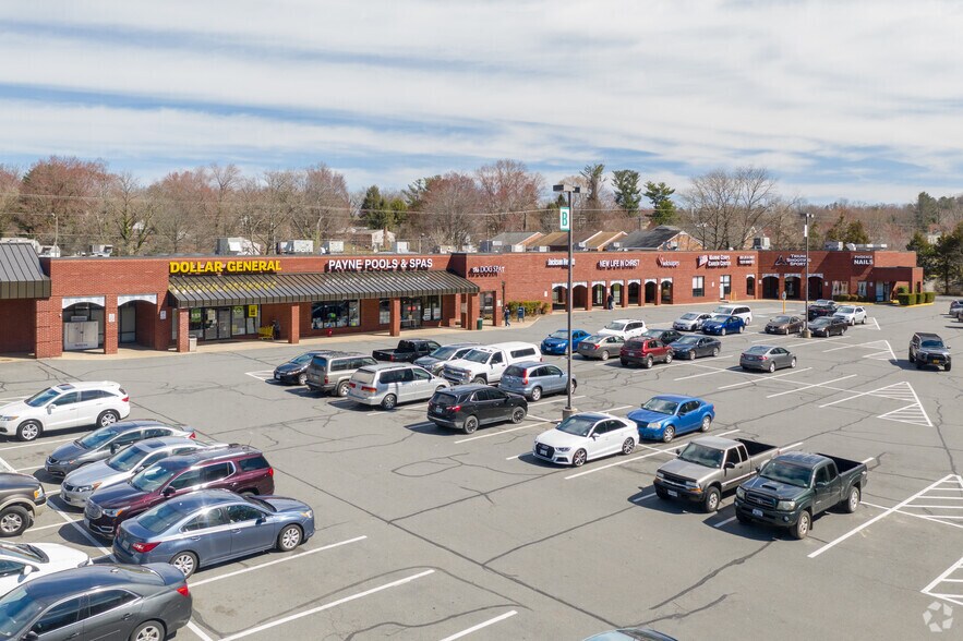 569-627 Frost Ave, Warrenton, VA à louer - Photo du bâtiment - Image 3 de 5