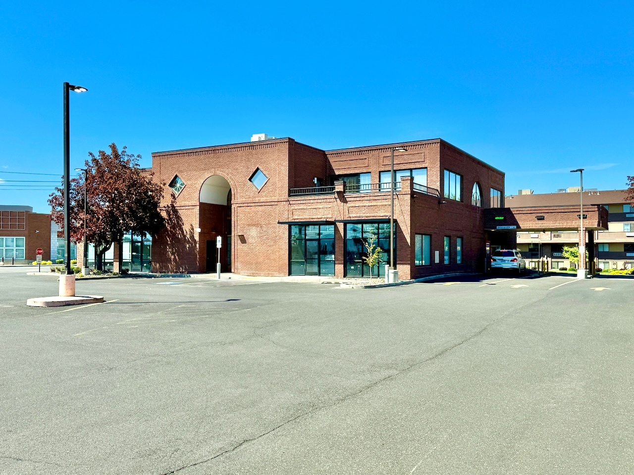 201-205 N 40th Ave, Yakima, WA for lease Building Photo- Image 1 of 12