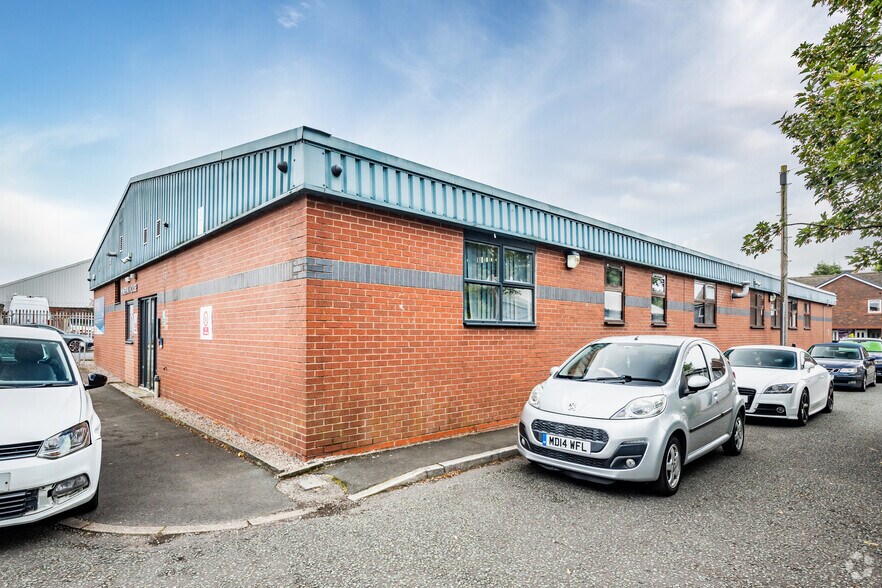 63-77 Hornby St, Bury à louer - Photo du bâtiment - Image 3 de 3
