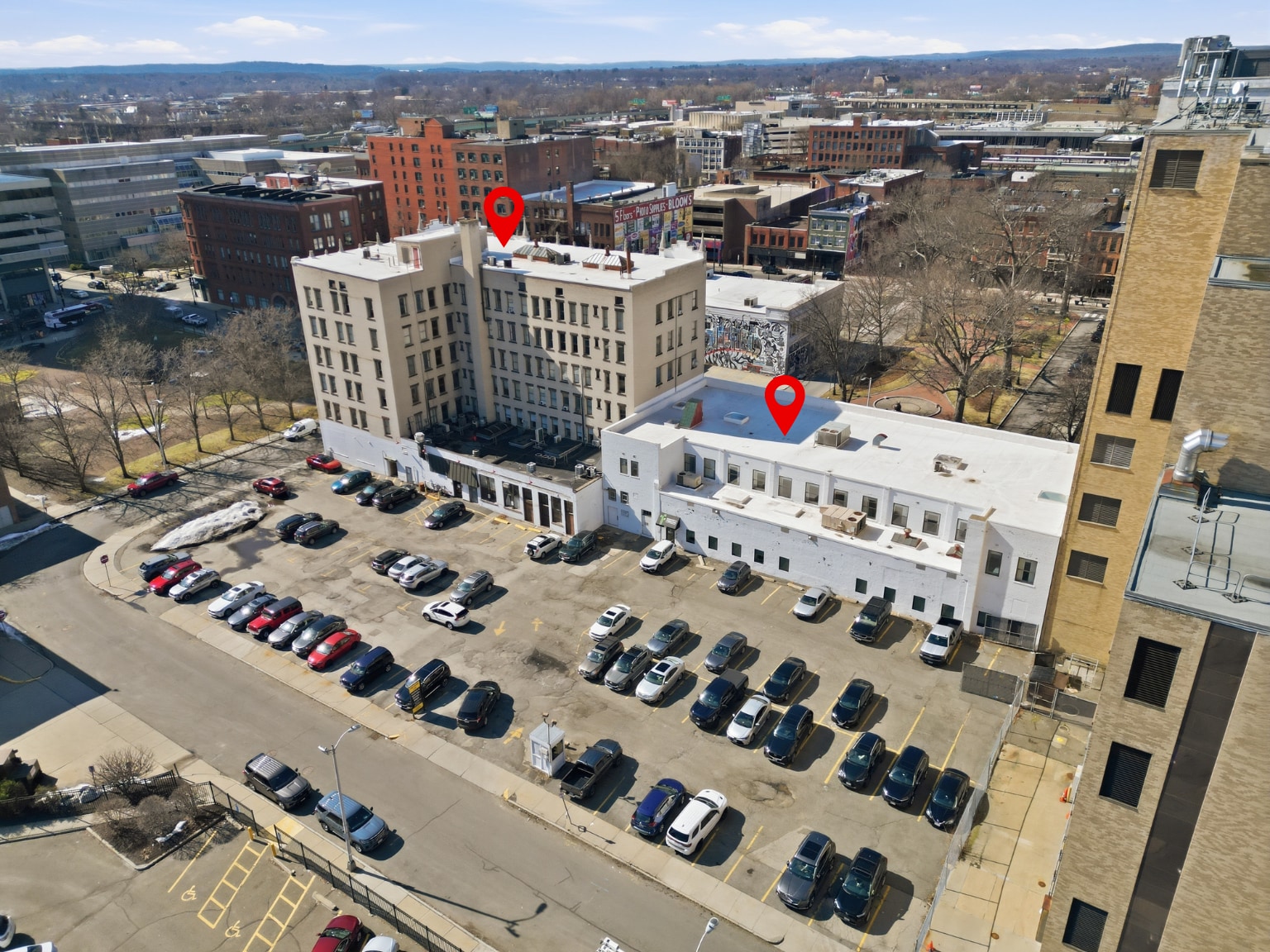 Bridge Street Multi-Use Income Portfolio portefeuille de 2 propriétés à vendre sur LoopNet.ca Photo principale- Image 1 de 26