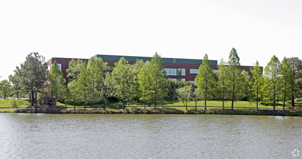 501 Independence Pky, Chesapeake, VA à louer - Photo du bâtiment - Image 2 de 15