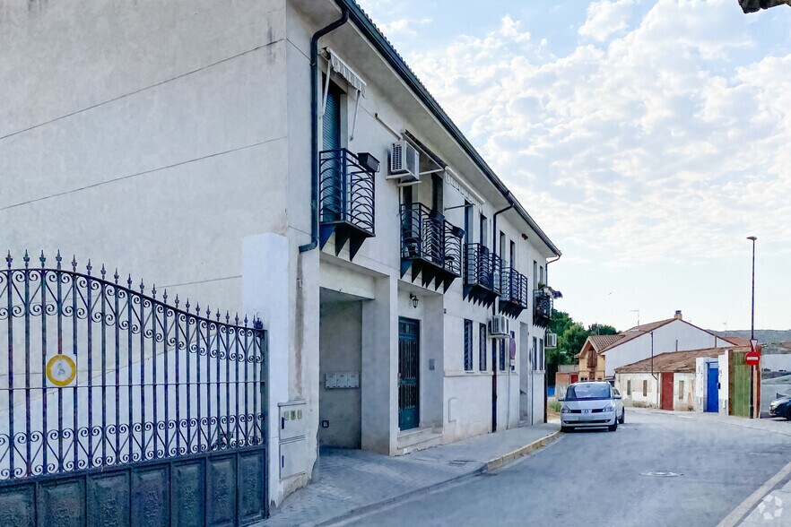 Rotonda Altillo Martín Pescador, 17, San Martín de la Vega, Madrid à vendre - Photo du bâtiment - Image 2 de 2