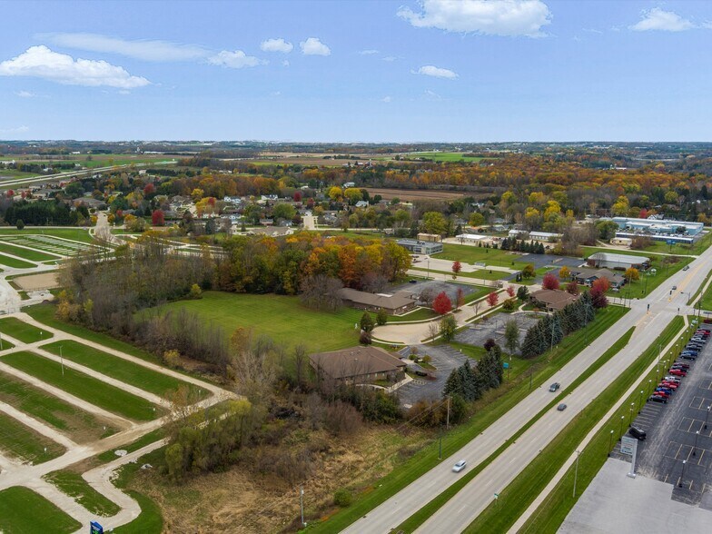 4801 Expo Dr, Manitowoc, WI à vendre - Aérien - Image 2 de 28