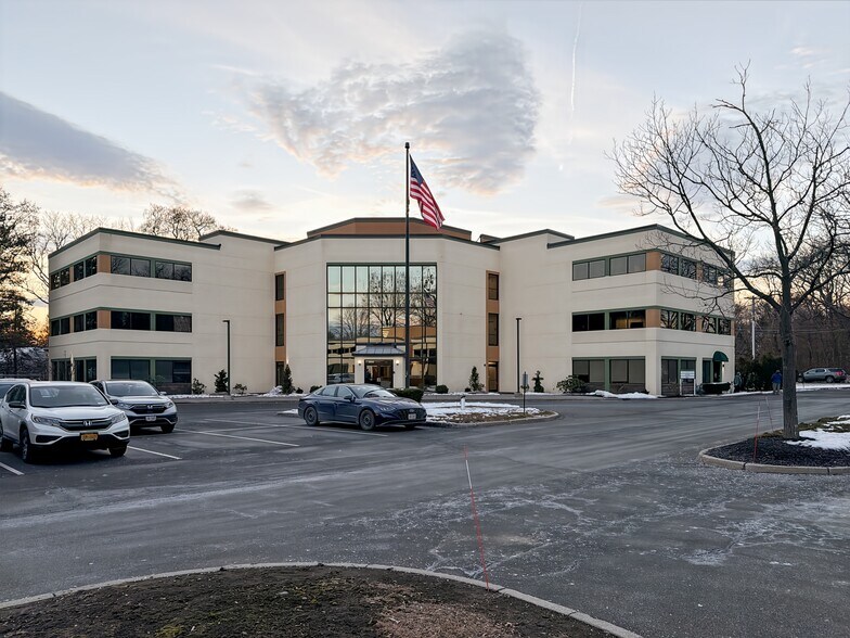 401 new karner Rd, Albany, NY à louer - Photo du bâtiment - Image 2 de 14