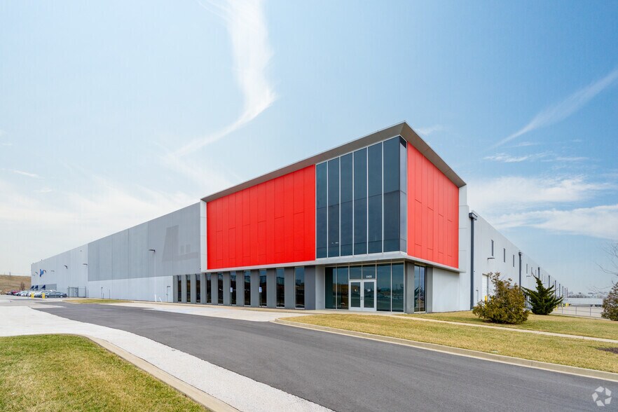 5400 N Hanley Rd, Saint Louis, MO à louer - Photo du bâtiment - Image 2 de 14
