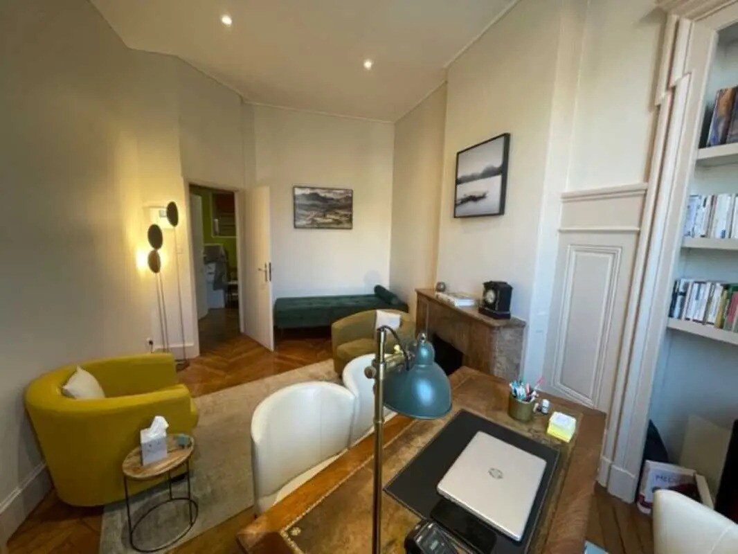 dans Lyon à vendre Photo du bâtiment- Image 1 de 1