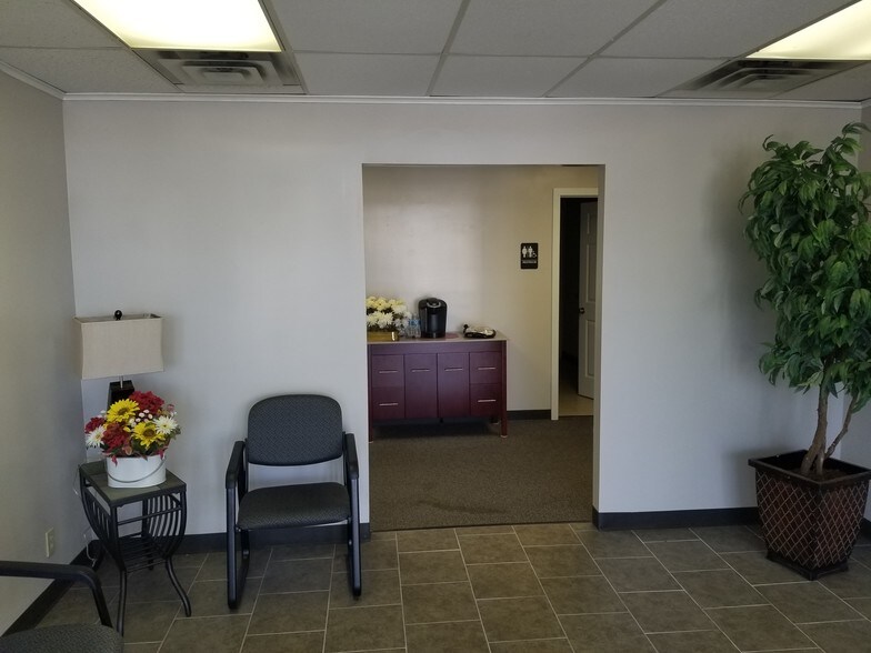 6010-6016 S 66th East Ave, Tulsa, OK à louer - Photo intérieure - Image 2 de 3