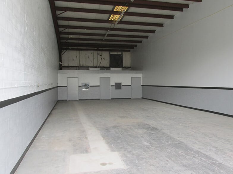 4302 E 10th Ave, Tampa, FL for lease - Interior Photo - Image 3 of 7
