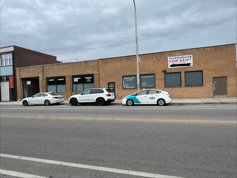 4244 N Elston Ave, Chicago, IL for lease - Building Photo - Image 2 of 9